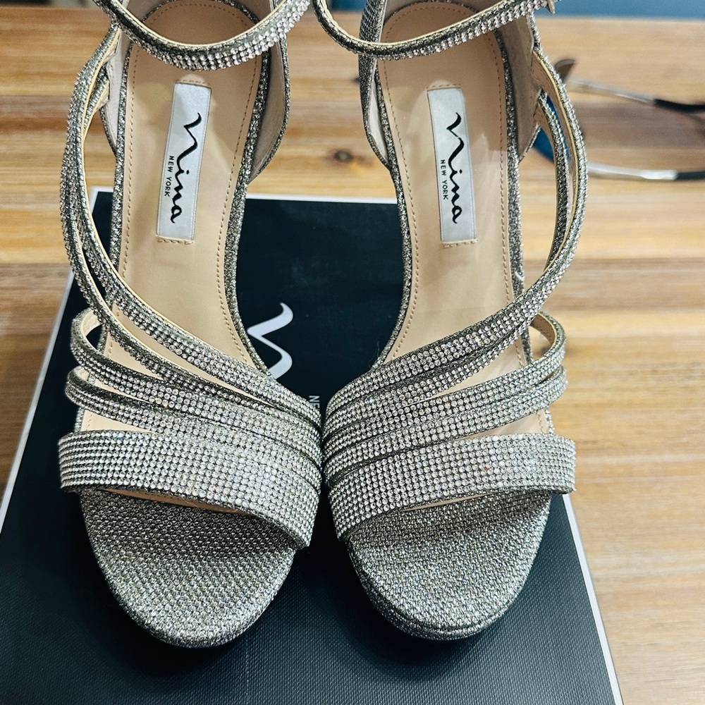 Nina size 7.5 Rhinestone heels. Brand New in box! - Picture 2 of 7